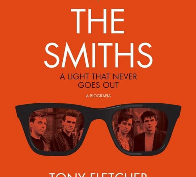 BOOK - THE SMITHS